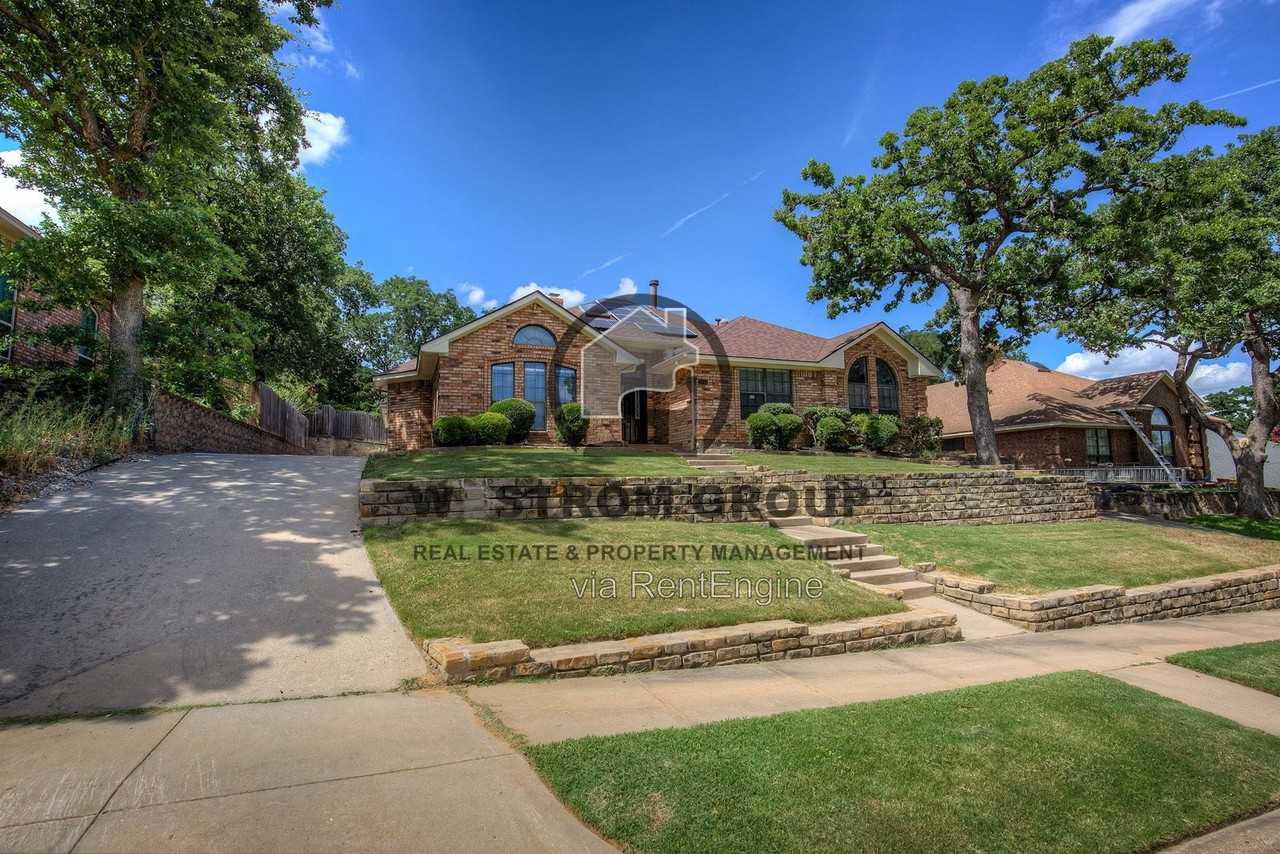 3914 Meadow Dr - Photo 2 of 40