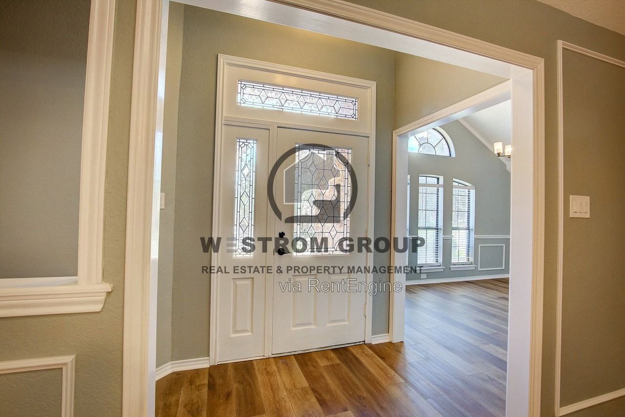 3914 Meadow Dr - Photo 5 of 40