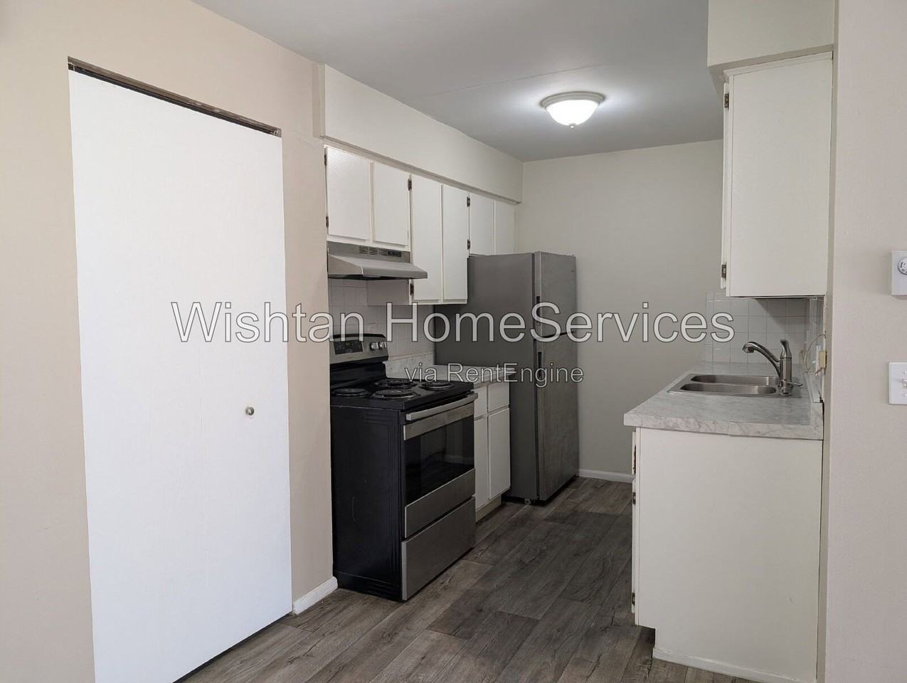 204 N Charleston Blvd #5 - Photo 2 of 17