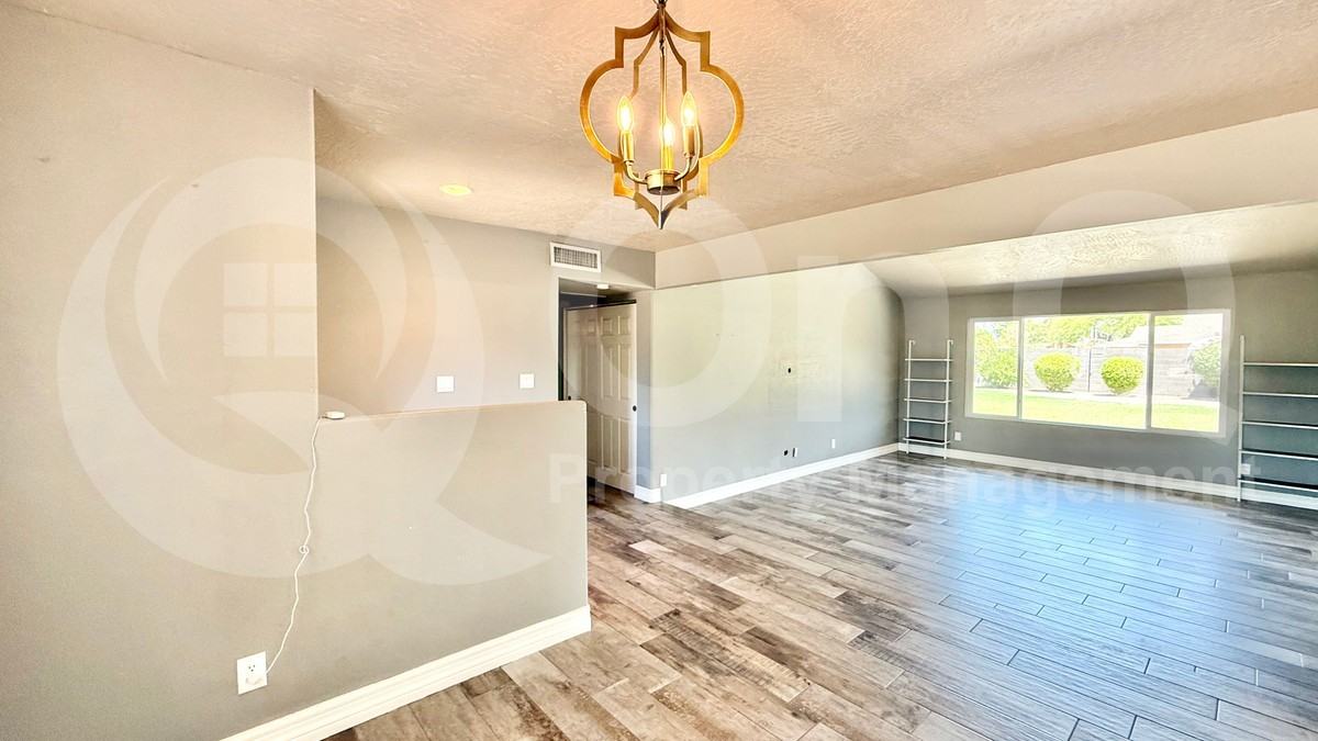 4969 E Evans Dr - Photo 4 of 27