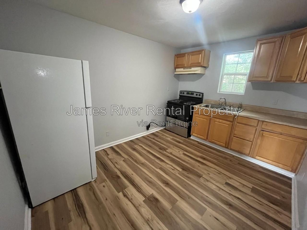 1219 16th St - Photo 4 of 12