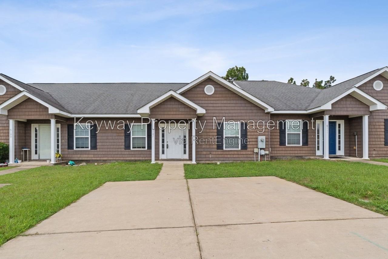 6107 Village West Ln