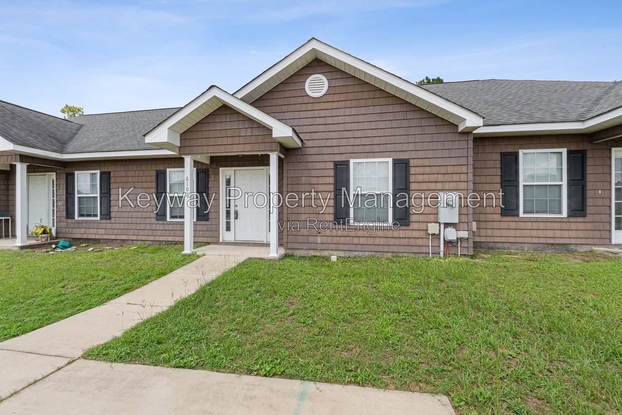 6107 Village West Ln - Photo 3 of 17