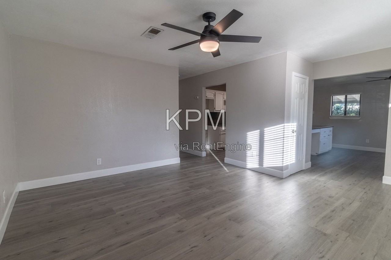 608 S Golden Gate Ave - Photo 4 of 27
