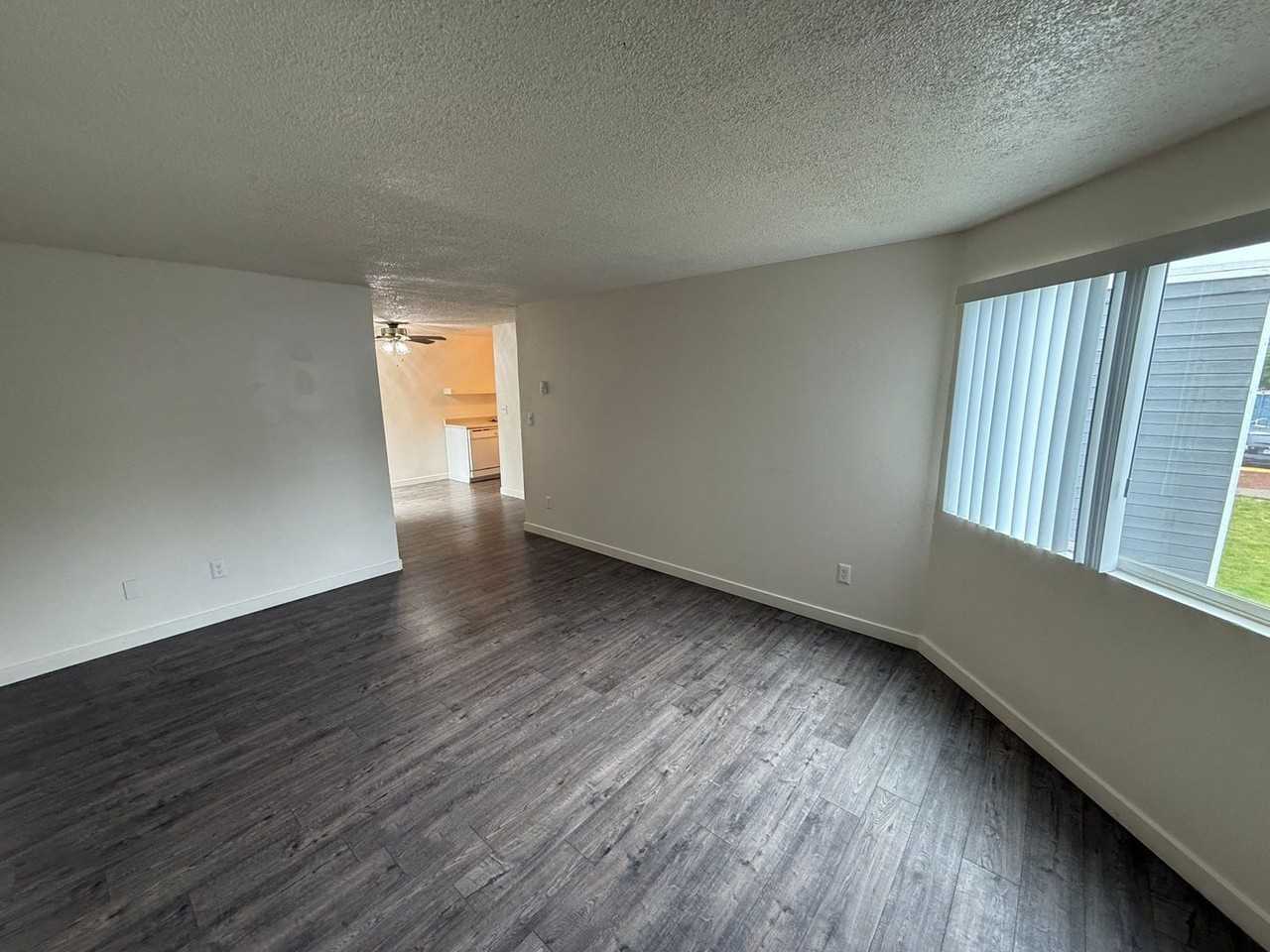 259 Senate St Nw - Photo 4 of 28