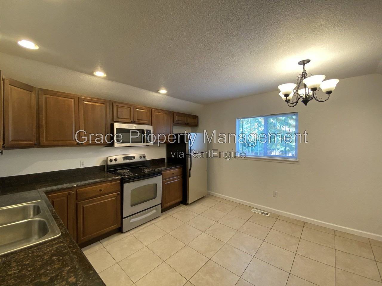 636 Tennyson St - Photo 7 of 22