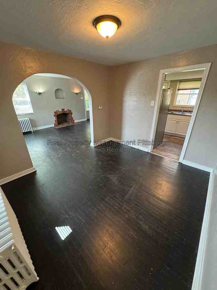 2819 Morlock St - Photo 2 of 13