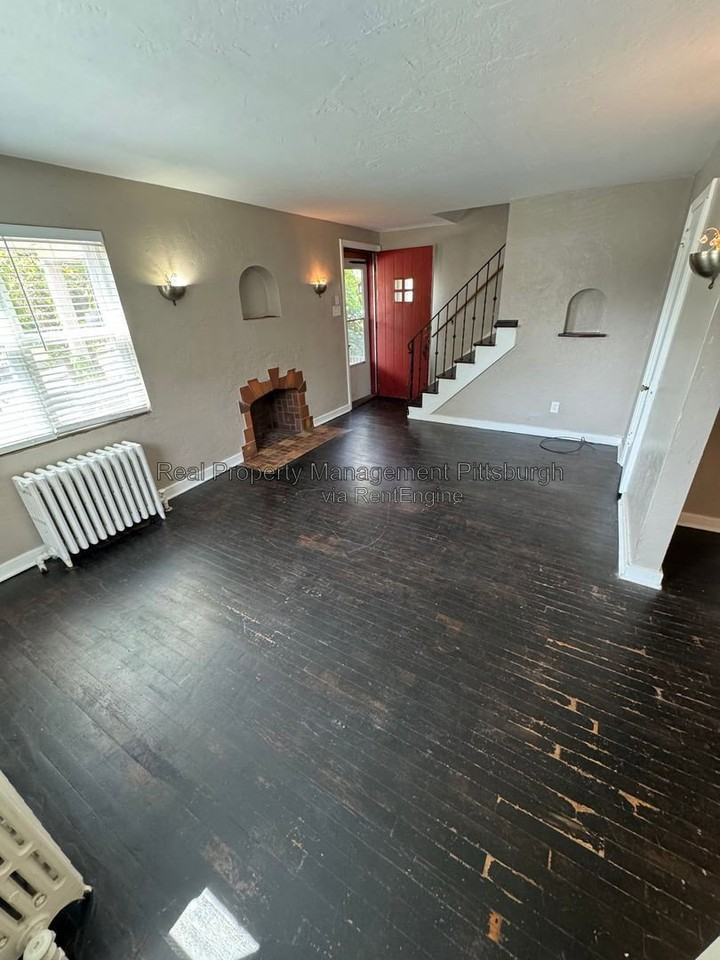 2819 Morlock St - Photo 3 of 13