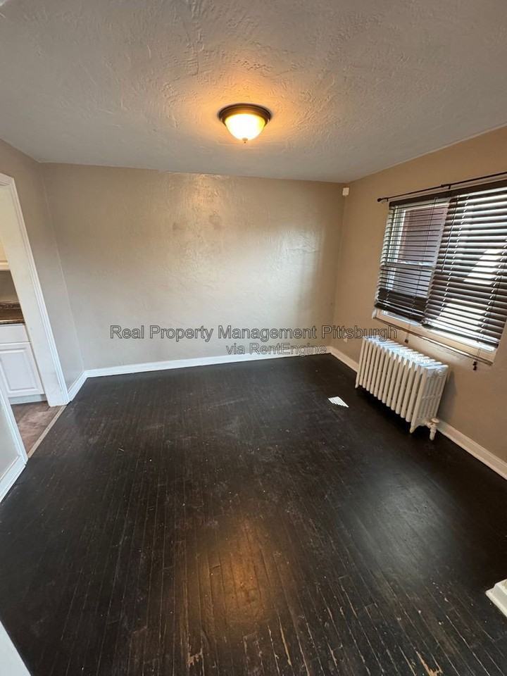 2819 Morlock St - Photo 5 of 13