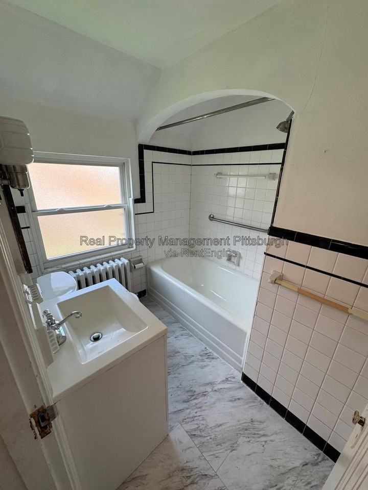 2819 Morlock St - Photo 6 of 13