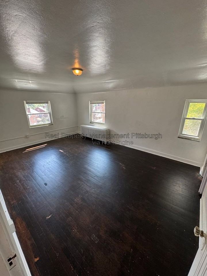 2819 Morlock St - Photo 7 of 13