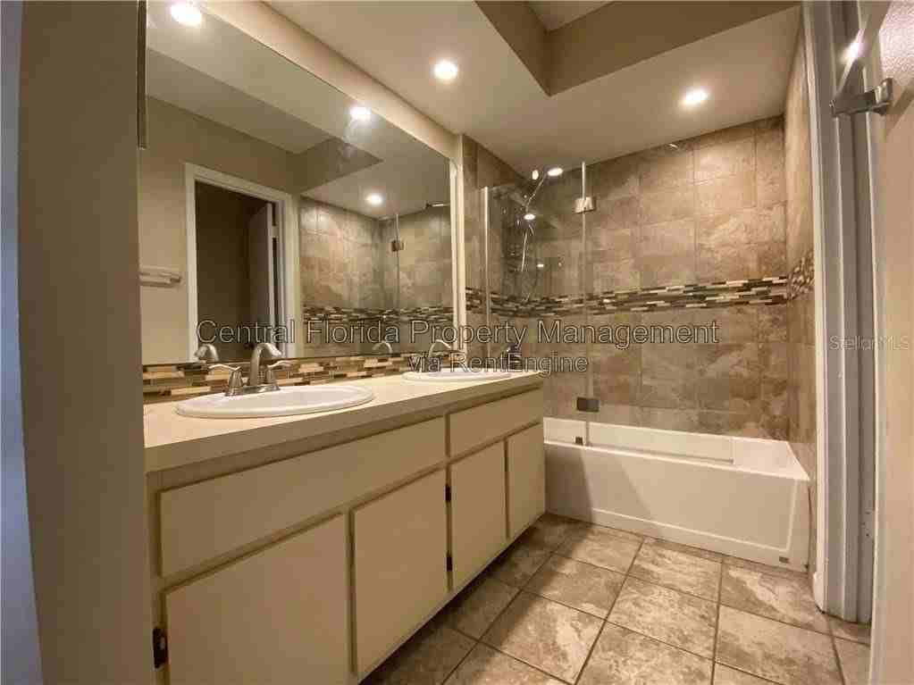 587 Northbridge Dr - Photo 3 of 20