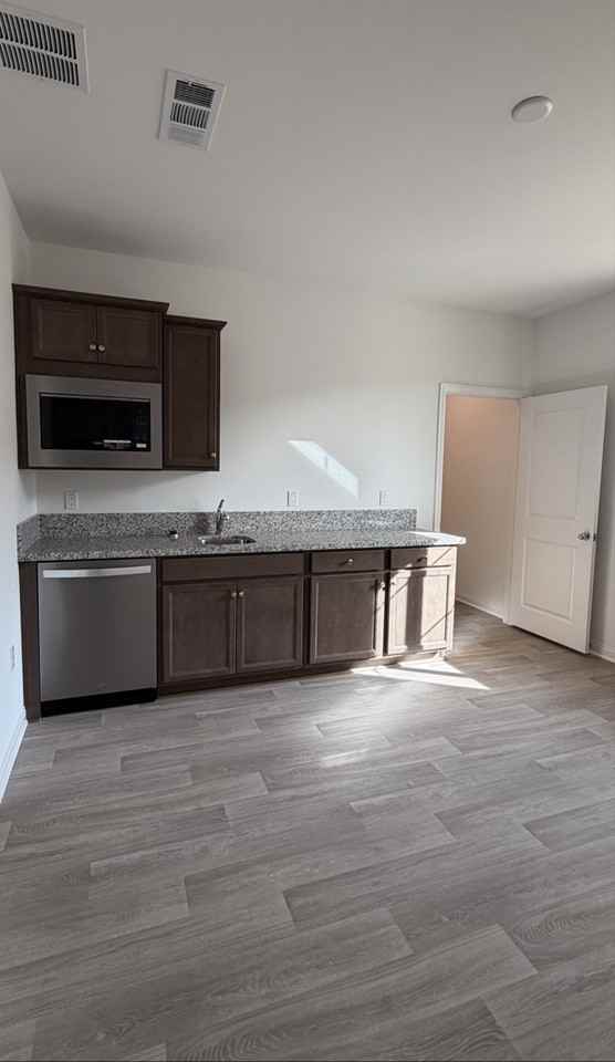 27253 Lapis Dr - Photo 2 of 6