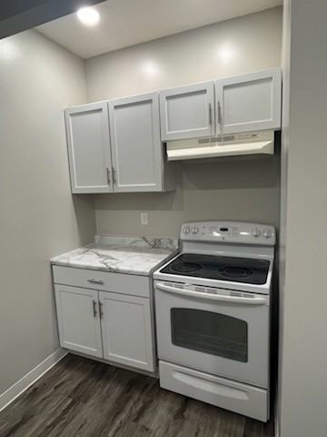 202 Fond Du Lac St - Photo 3 of 9