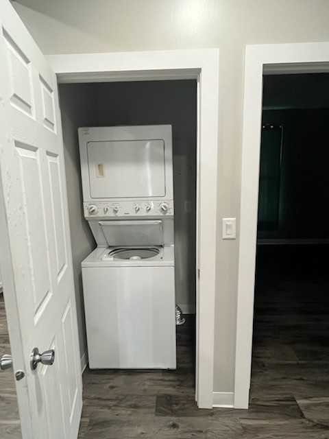 202 Fond Du Lac St - Photo 4 of 9