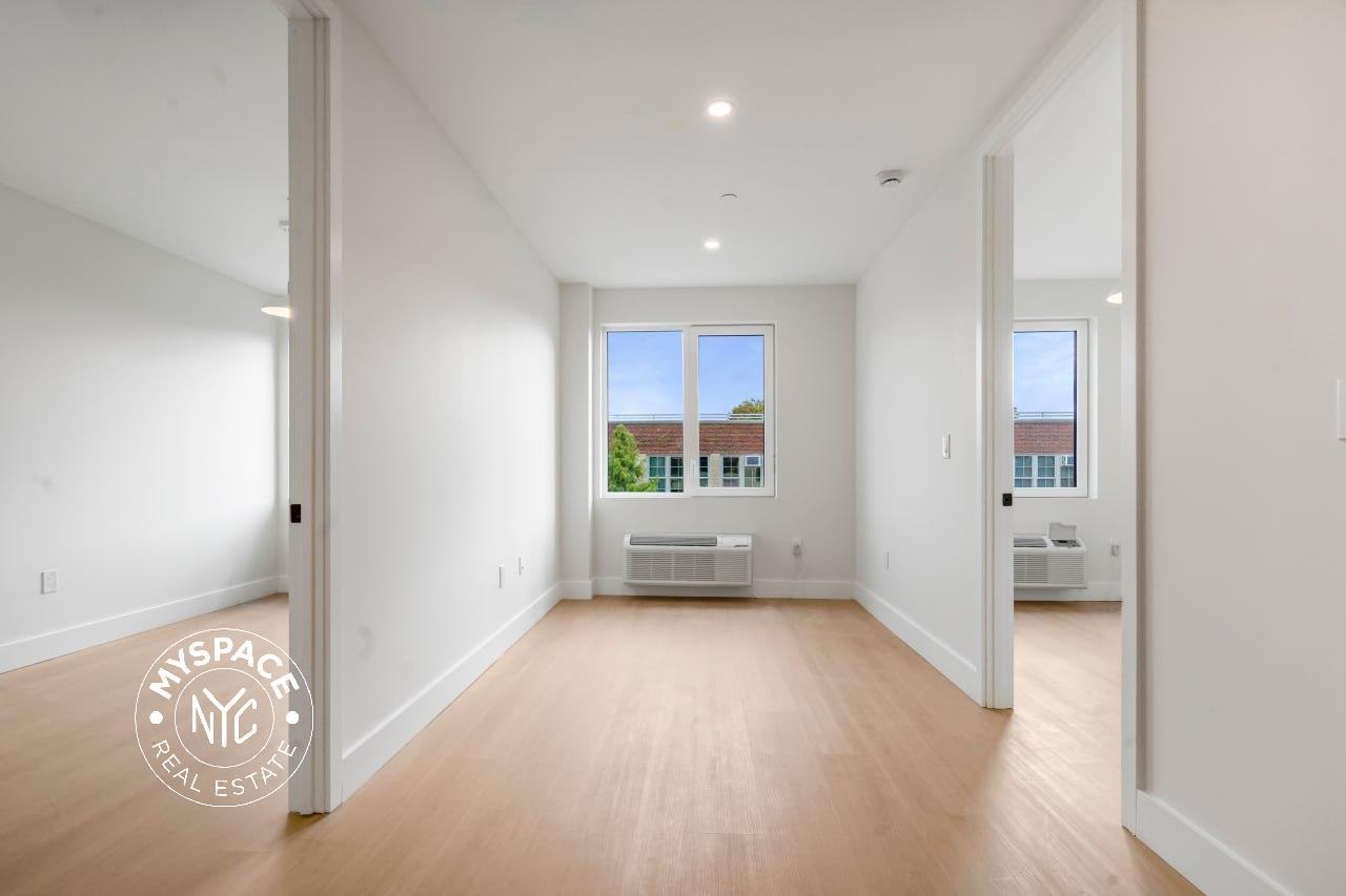 102 E 53rd St #3D - Photo 2 of 8
