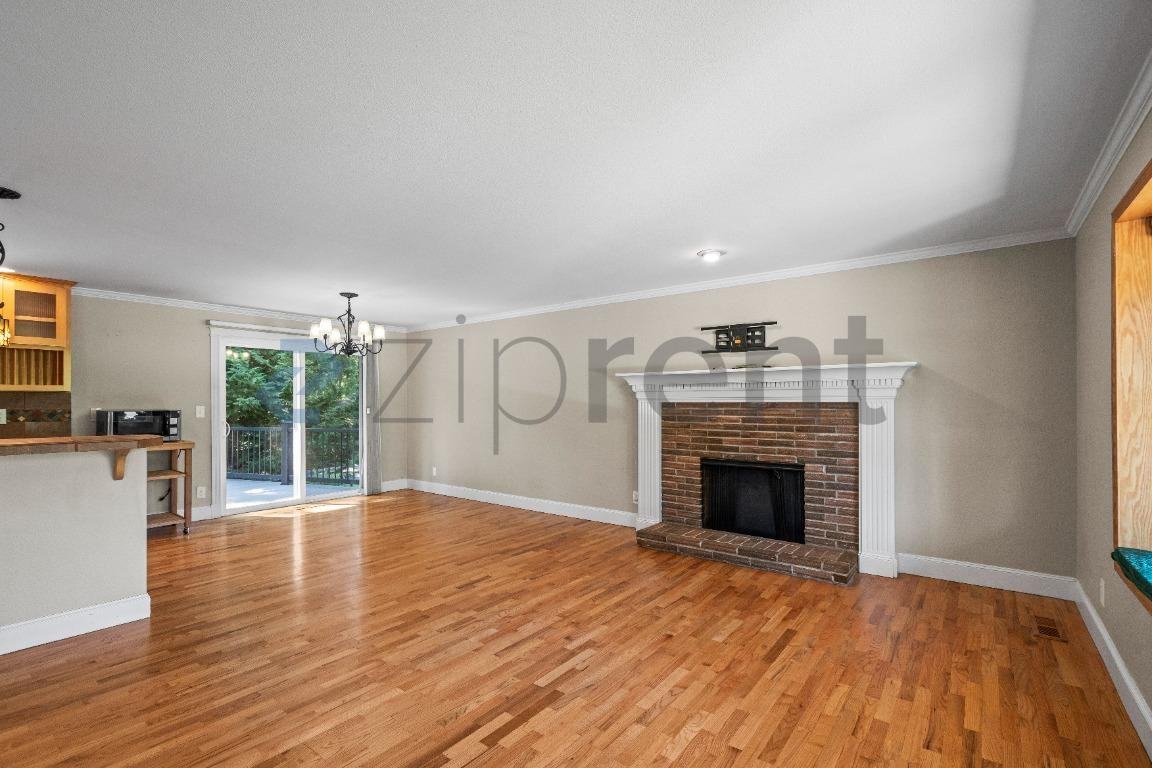 1913 162nd Ave Ne - Photo 4 of 25