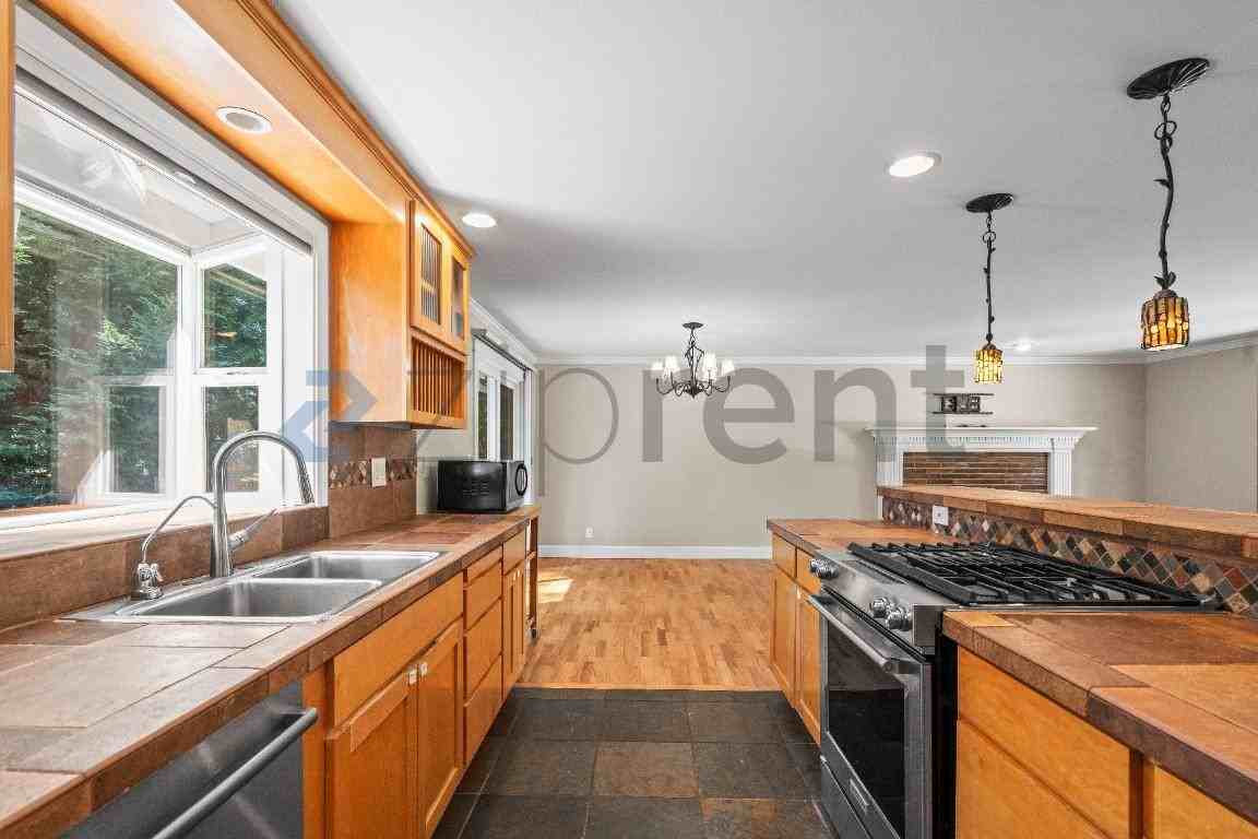 1913 162nd Ave Ne - Photo 6 of 25