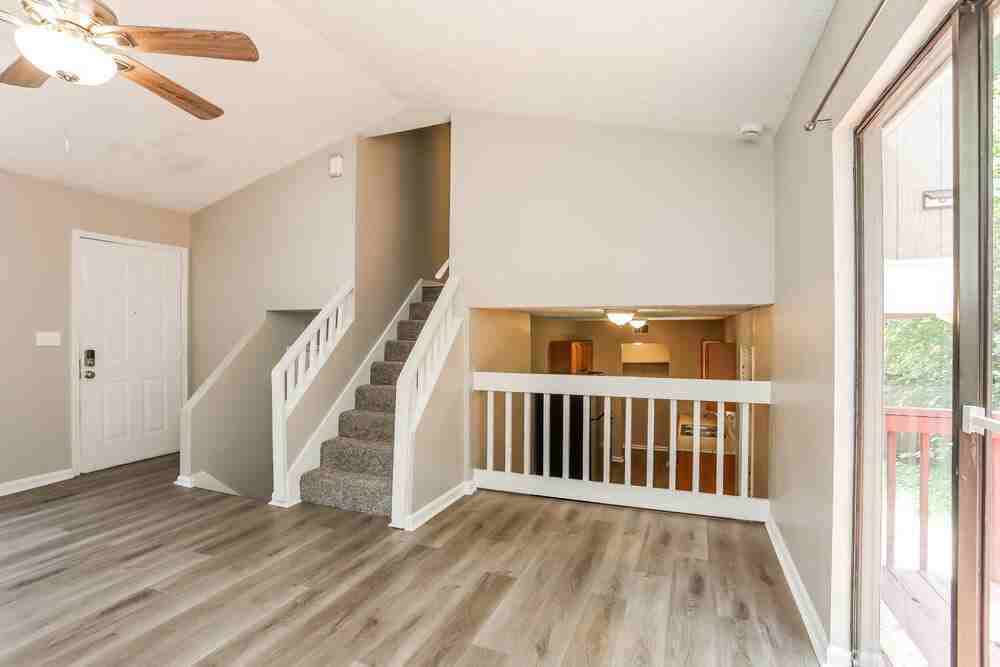 806 Durham Xing - Photo 6 of 18
