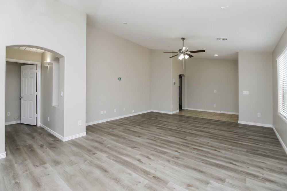475 W Holstein Trl - Photo 5 of 16