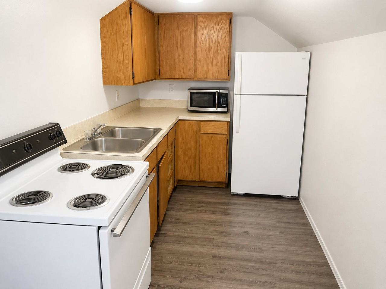 1260 Idaho Ave #5 - Photo 2 of 13