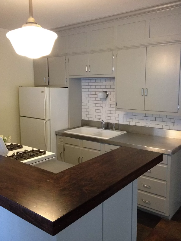 726 Lake Dr Se #B - Photo 3 of 11