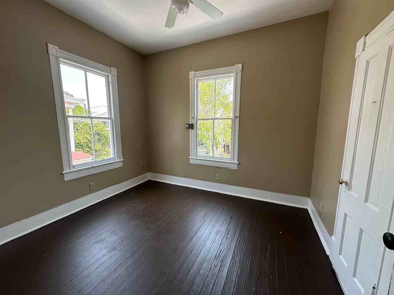 203 W 35th St - Photo 4 of 16