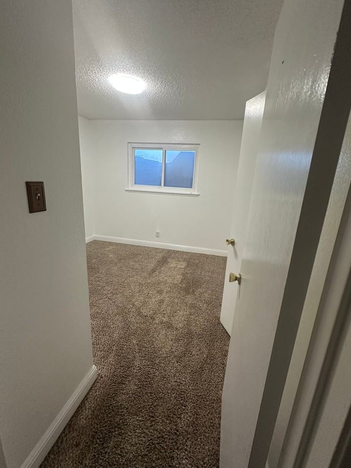 1293 Ken Ave - Photo 6 of 11