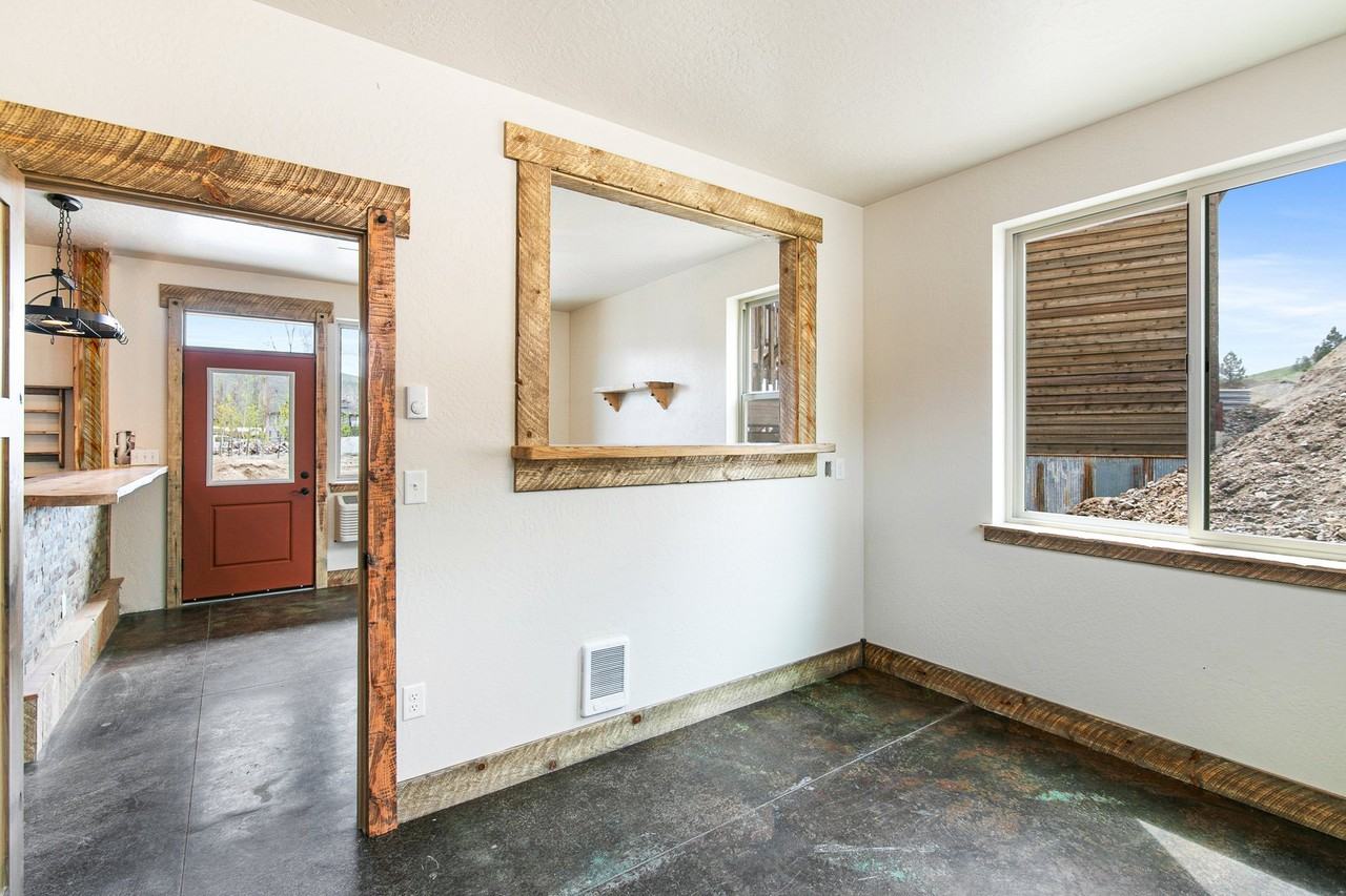 6240 3 Needles Lane #204 - Photo 5 of 9