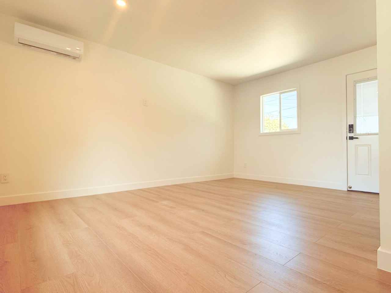 309 W Hampshire Ave - Photo 4 of 7