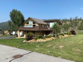 featured image of 588 Lake View Cir W
