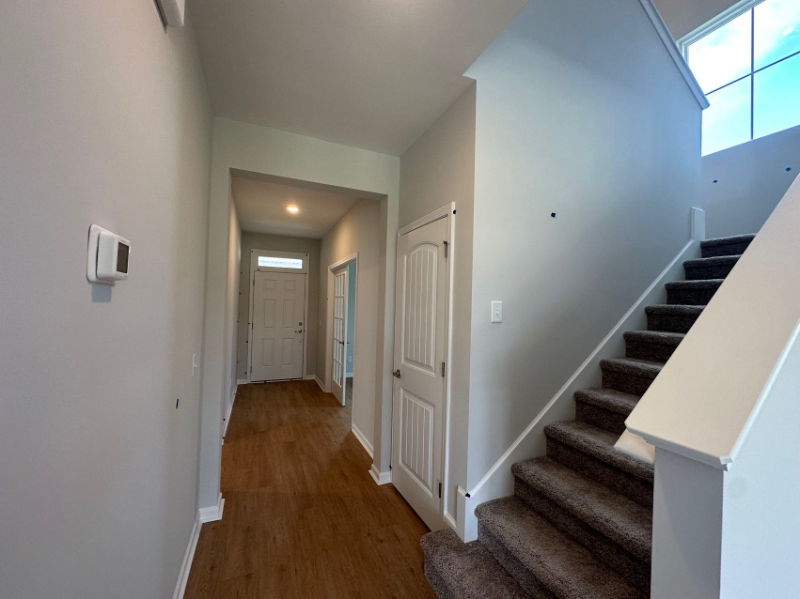 16 Roxbury Dr - Photo 5 of 23