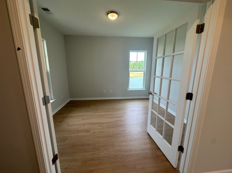 16 Roxbury Dr - Photo 6 of 23