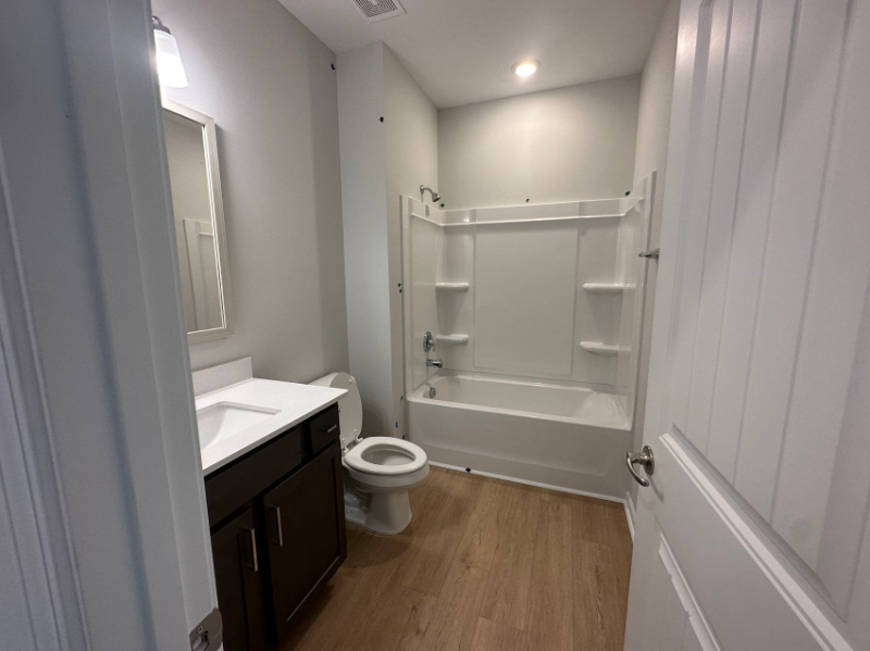 16 Roxbury Dr - Photo 7 of 23
