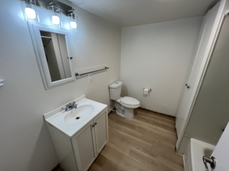 1860 Point View Dr #3 - Photo 7 of 20