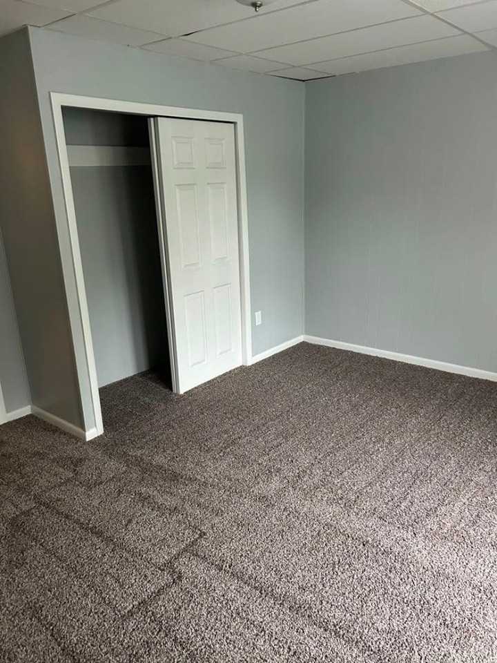 113 Booth St - Photo 3 of 10
