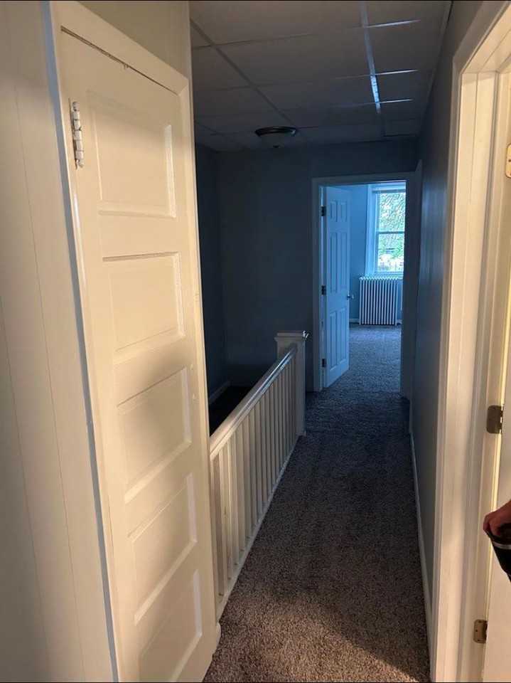 113 Booth St - Photo 7 of 10