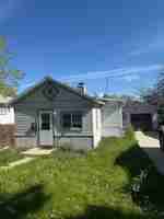 featured image of 534 E 14th St
