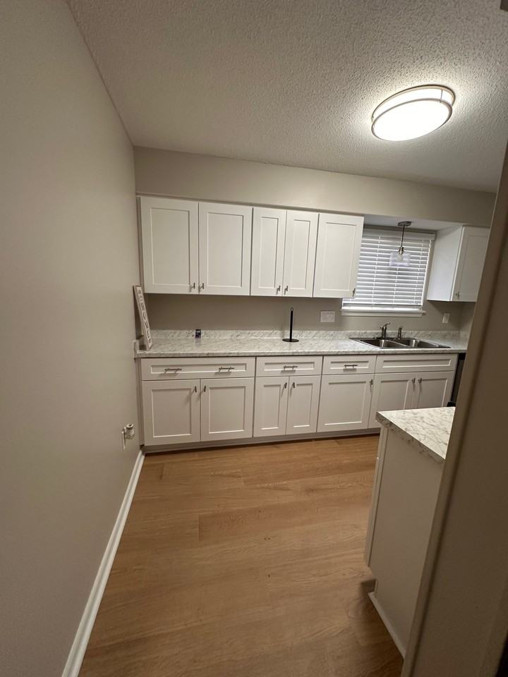 102 Briarview Cir - Photo 3 of 16
