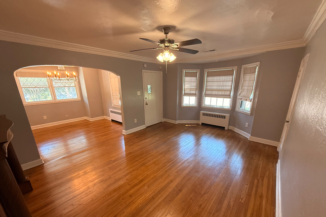 1812 York Ave #NA - Photo 7 of 17