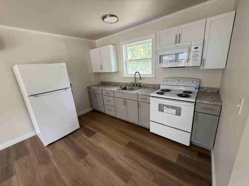 6497 Daniels Fork Rd - Photo 4 of 9