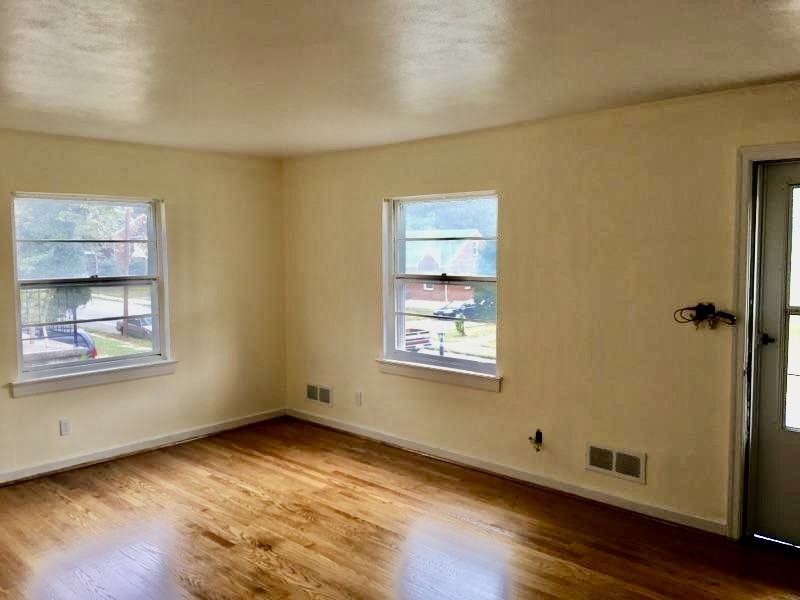 2417 Brandon Ave Sw #NA - Photo 2 of 13