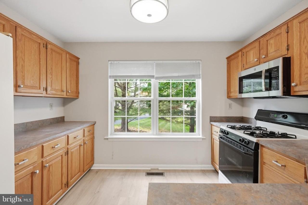 362 Hamilton Dr #NA - Photo 7 of 30