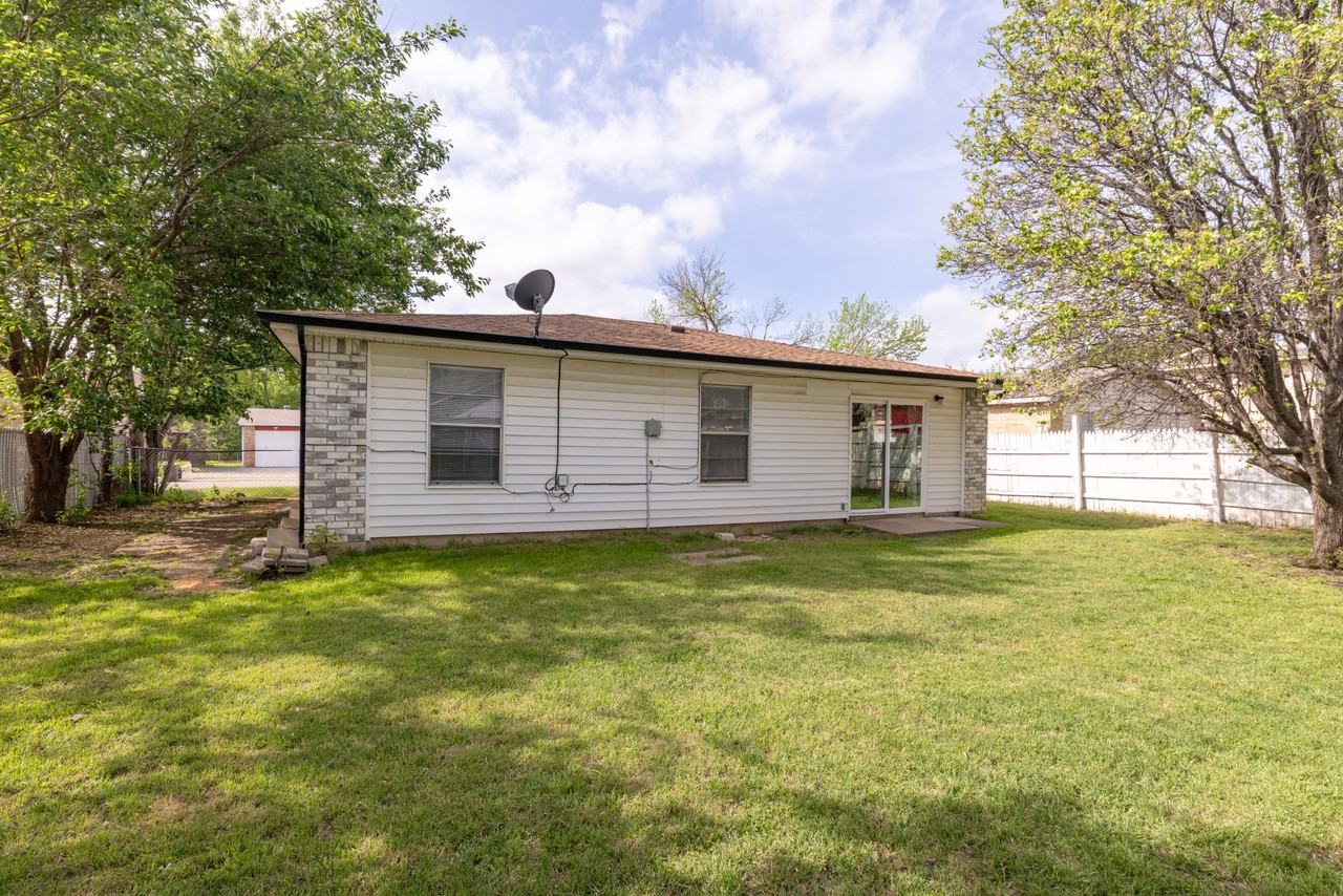 2445 Dancy Dr N #NA - Photo 3 of 17