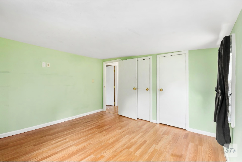 231 Colebrook St - Photo 3 of 4