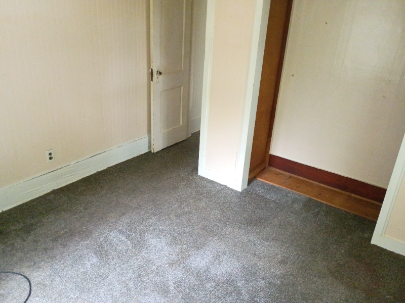 122 W Mead St - Photo 3 of 10