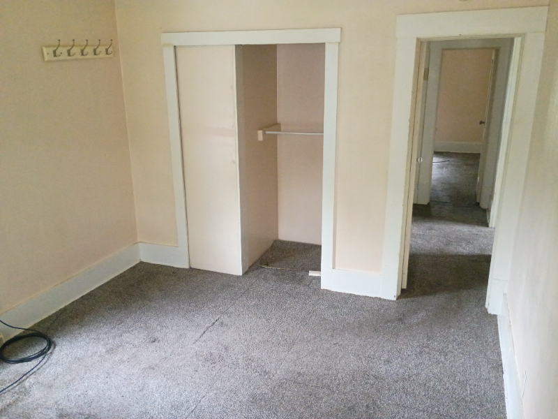 122 W Mead St - Photo 5 of 10