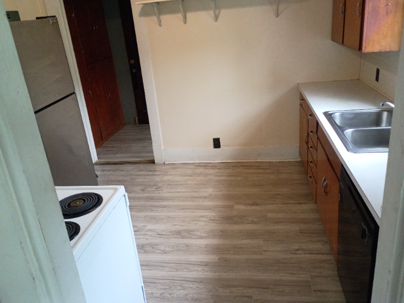 122 W Mead St - Photo 7 of 10