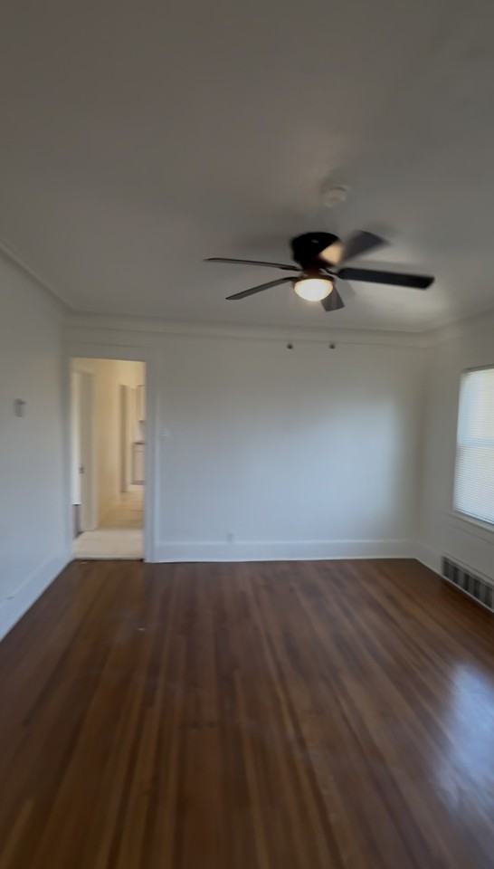 1094 Lenox St #1 - Photo 5 of 11