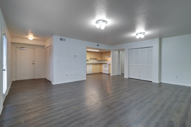 8147 46th Ave N #112 - Photo 4 of 19